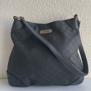 Gucci shoulder bag